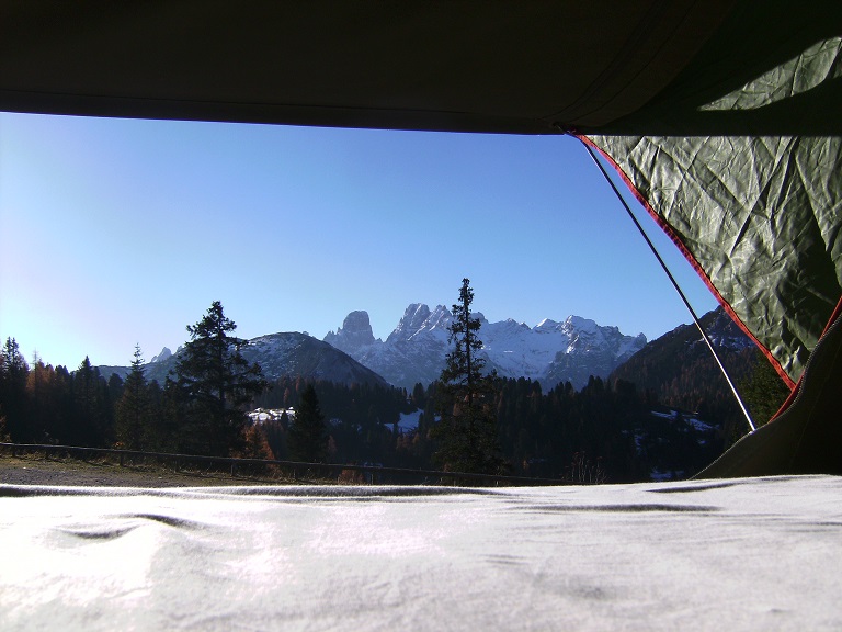 Blick aus Dachzelt Howling moon